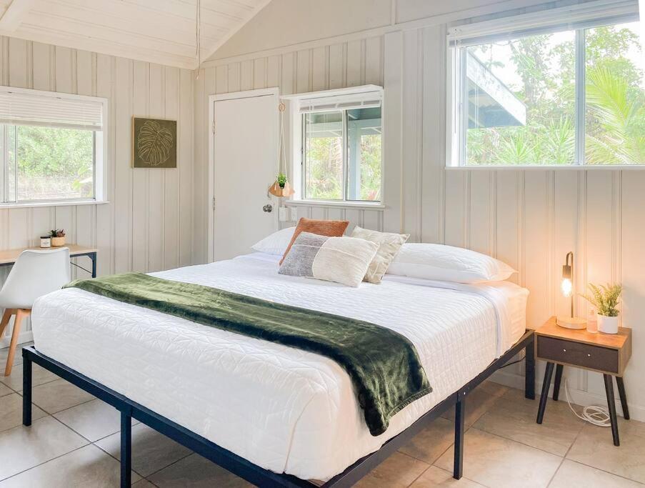 Monstera Bungalow, Spacious, King Bed, Big Kitchen Keaau Exterior foto